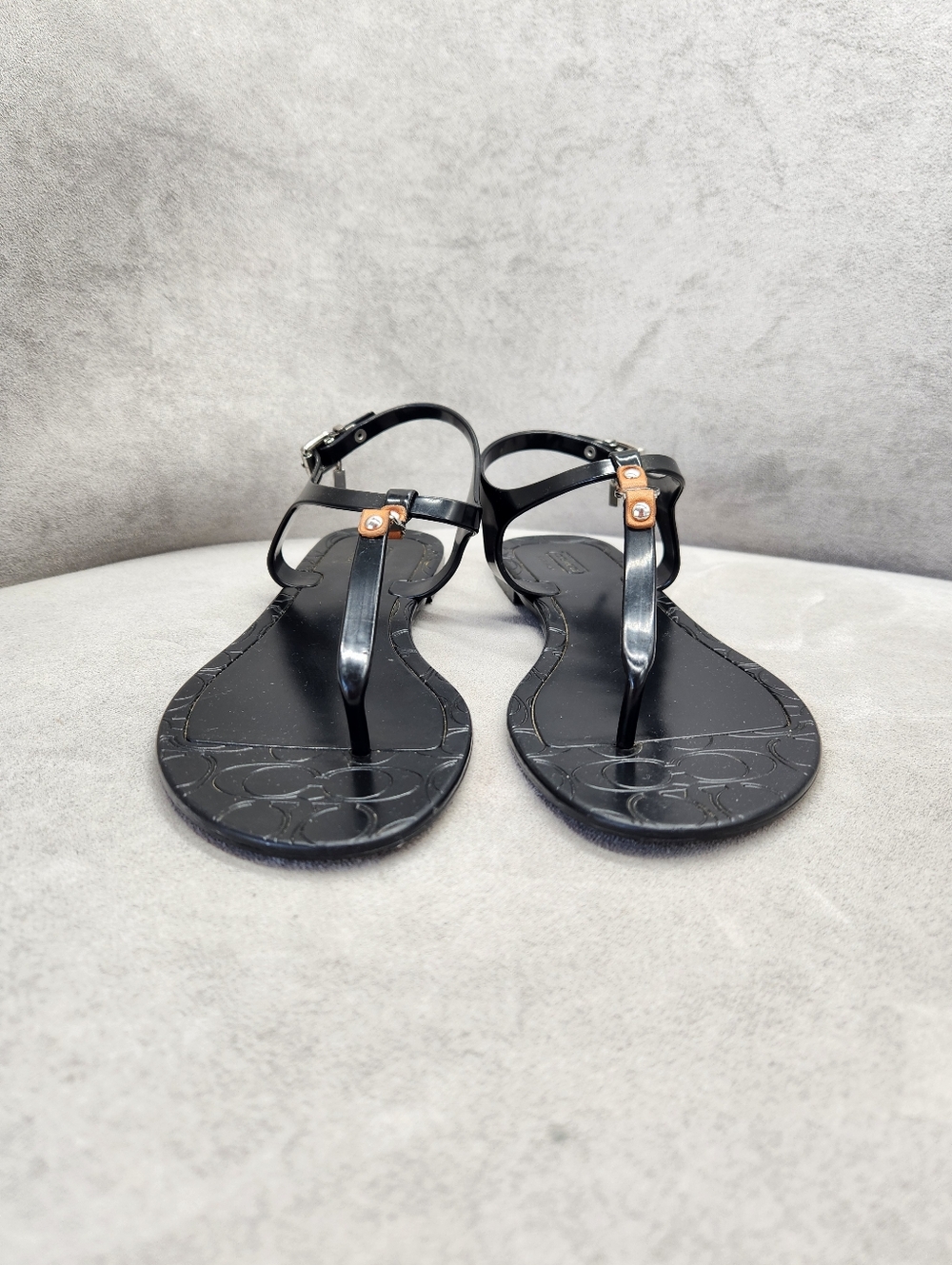 Coach T-strap Sandals 9 Black Jelly Piccadilly A6370 Thong Dainty Logo Charm - Picture 10 of 16